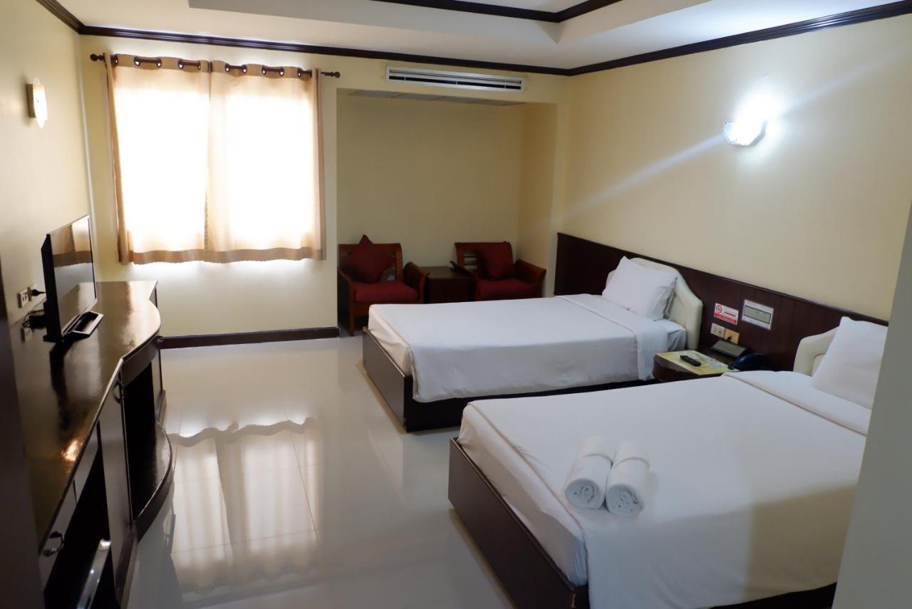 Auychai Grand Hotel Lang Suan Экстерьер фото