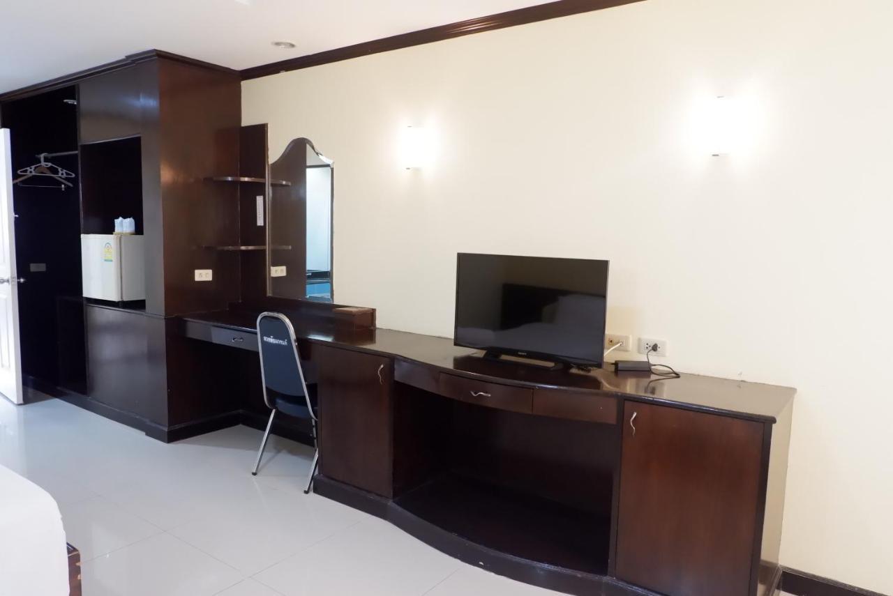 Auychai Grand Hotel Lang Suan Экстерьер фото
